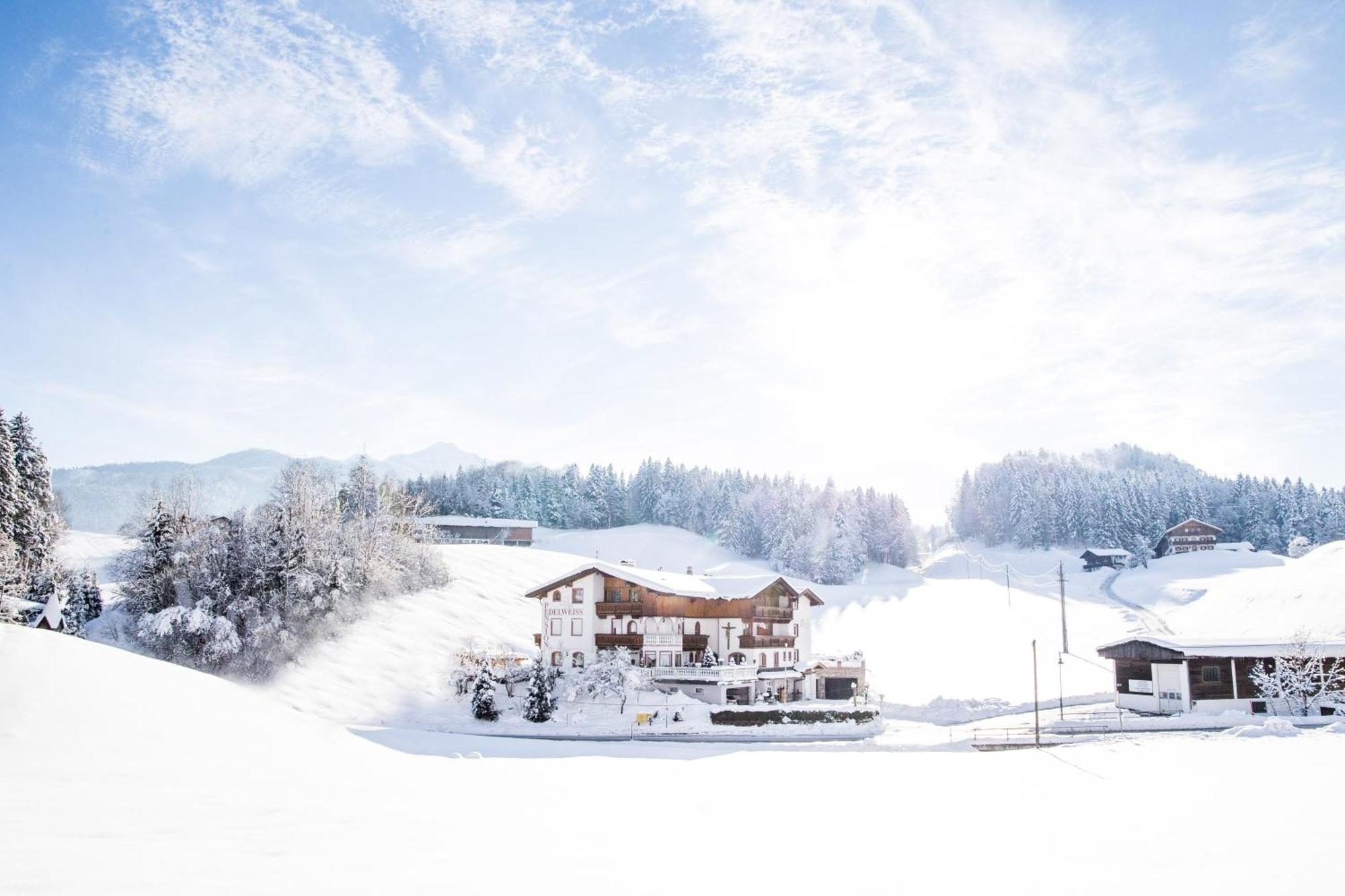Pension Edelweiss Breitenbach am Inn ภายนอก รูปภาพ