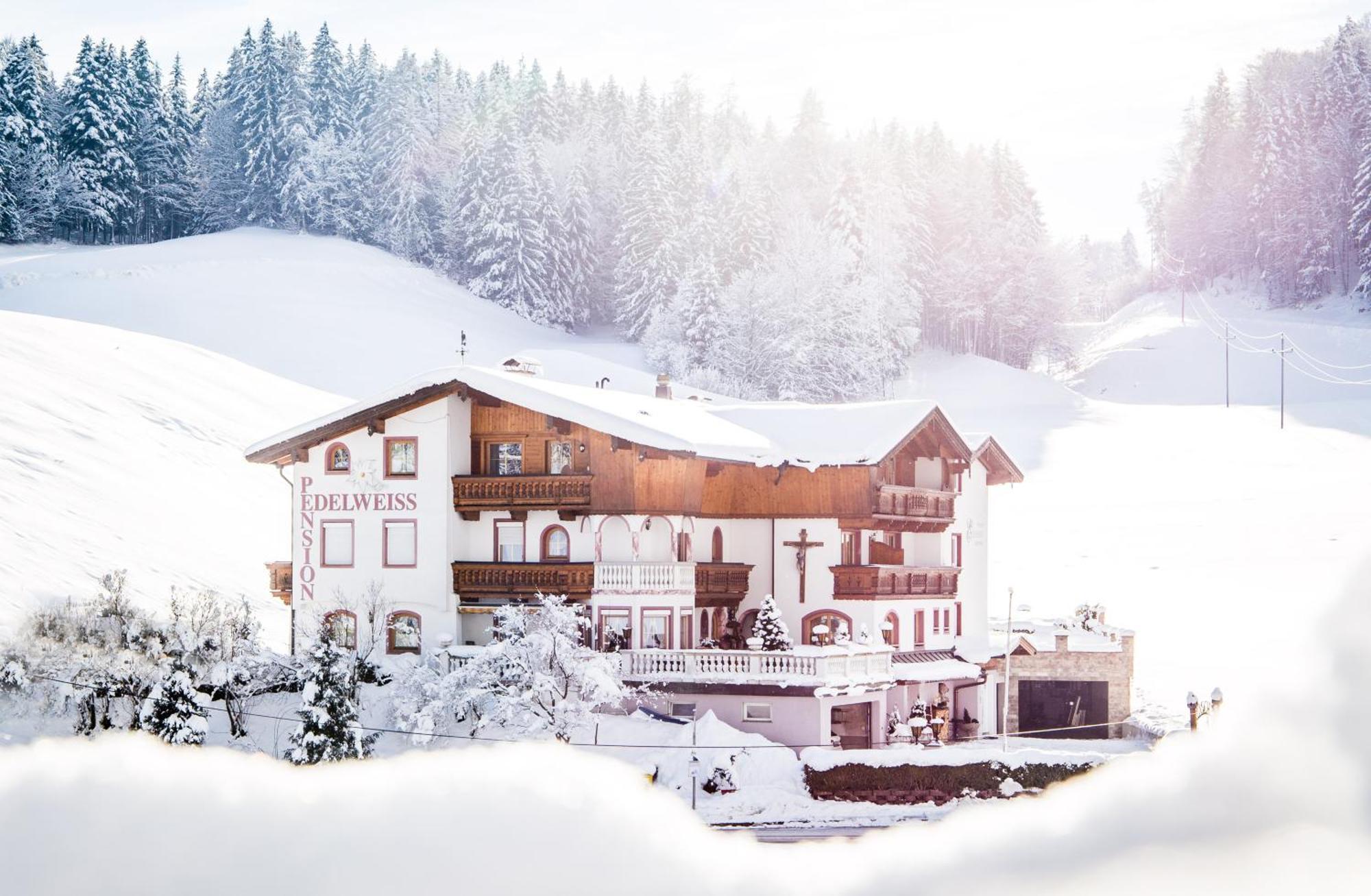 Pension Edelweiss Breitenbach am Inn ภายนอก รูปภาพ