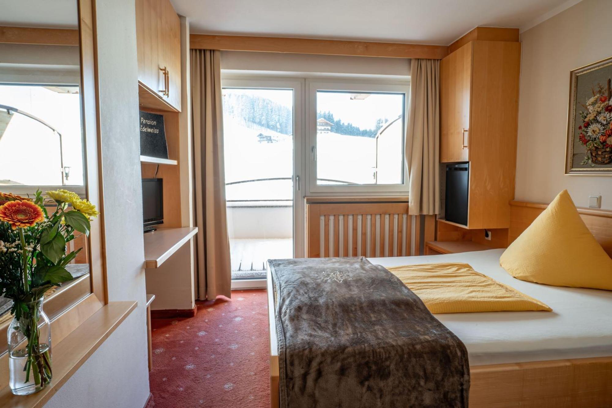Pension Edelweiss Breitenbach am Inn ภายนอก รูปภาพ