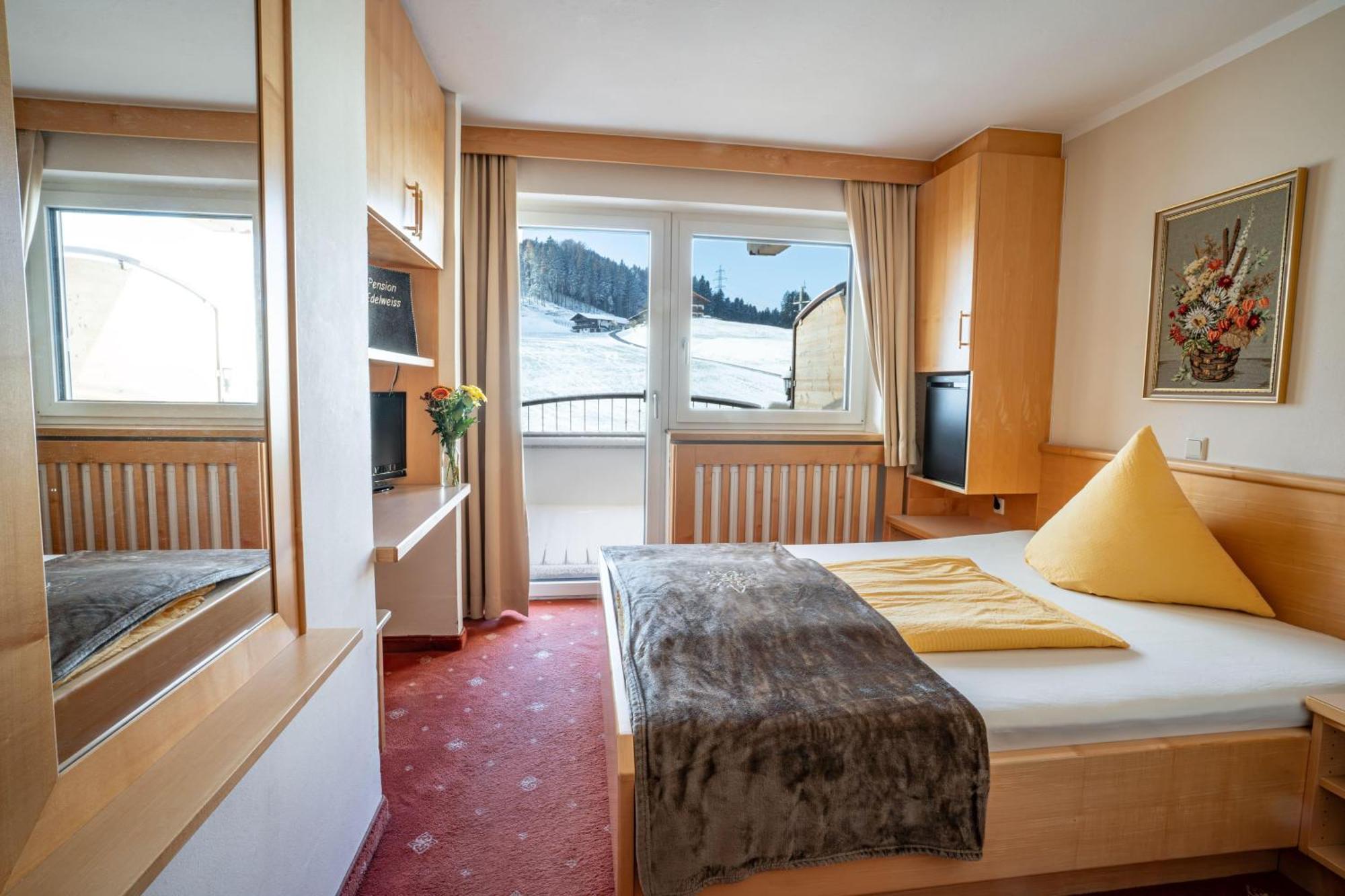 Pension Edelweiss Breitenbach am Inn ภายนอก รูปภาพ