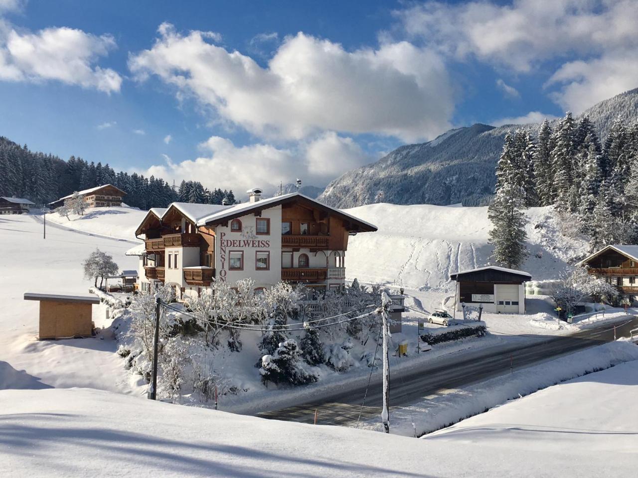 Pension Edelweiss Breitenbach am Inn ภายนอก รูปภาพ